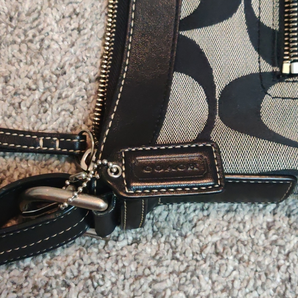 Coach Purse - Picture 5 of 7